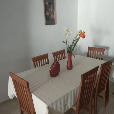 Prázdninový dům Stonehouse Skopi *